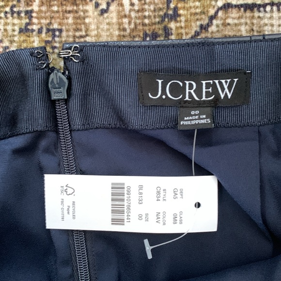 Faux crinkled navy pencil skirt with front slit - Picture 7 of 10